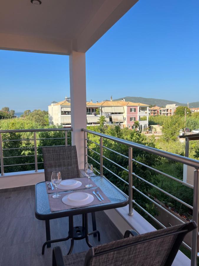 Phil'S Apartments Lefkada City Bagian luar foto