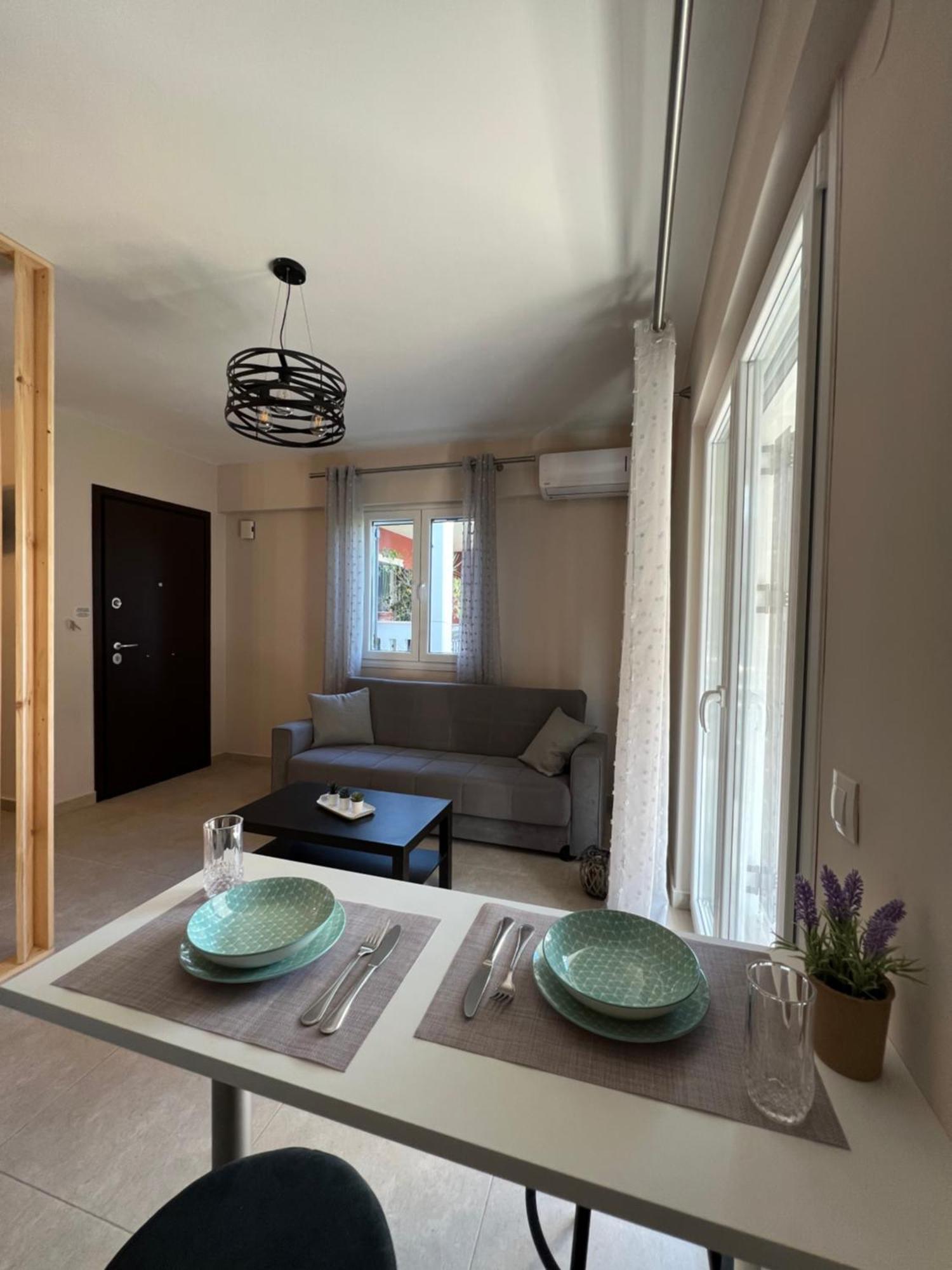 Phil'S Apartments Lefkada City Bagian luar foto
