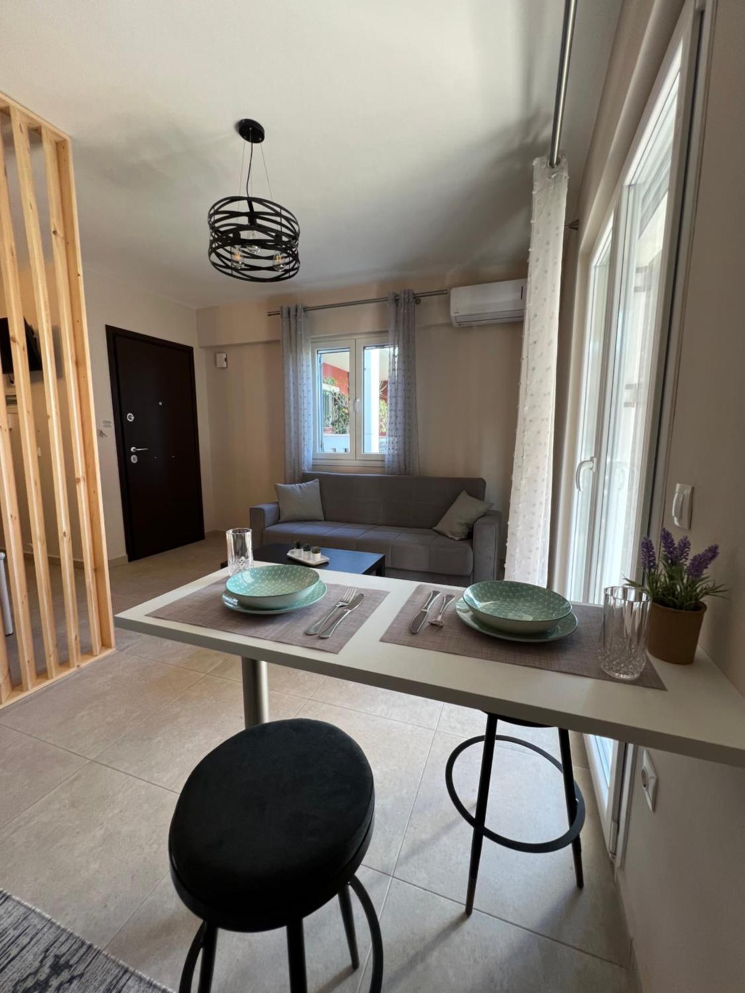 Phil'S Apartments Lefkada City Bagian luar foto