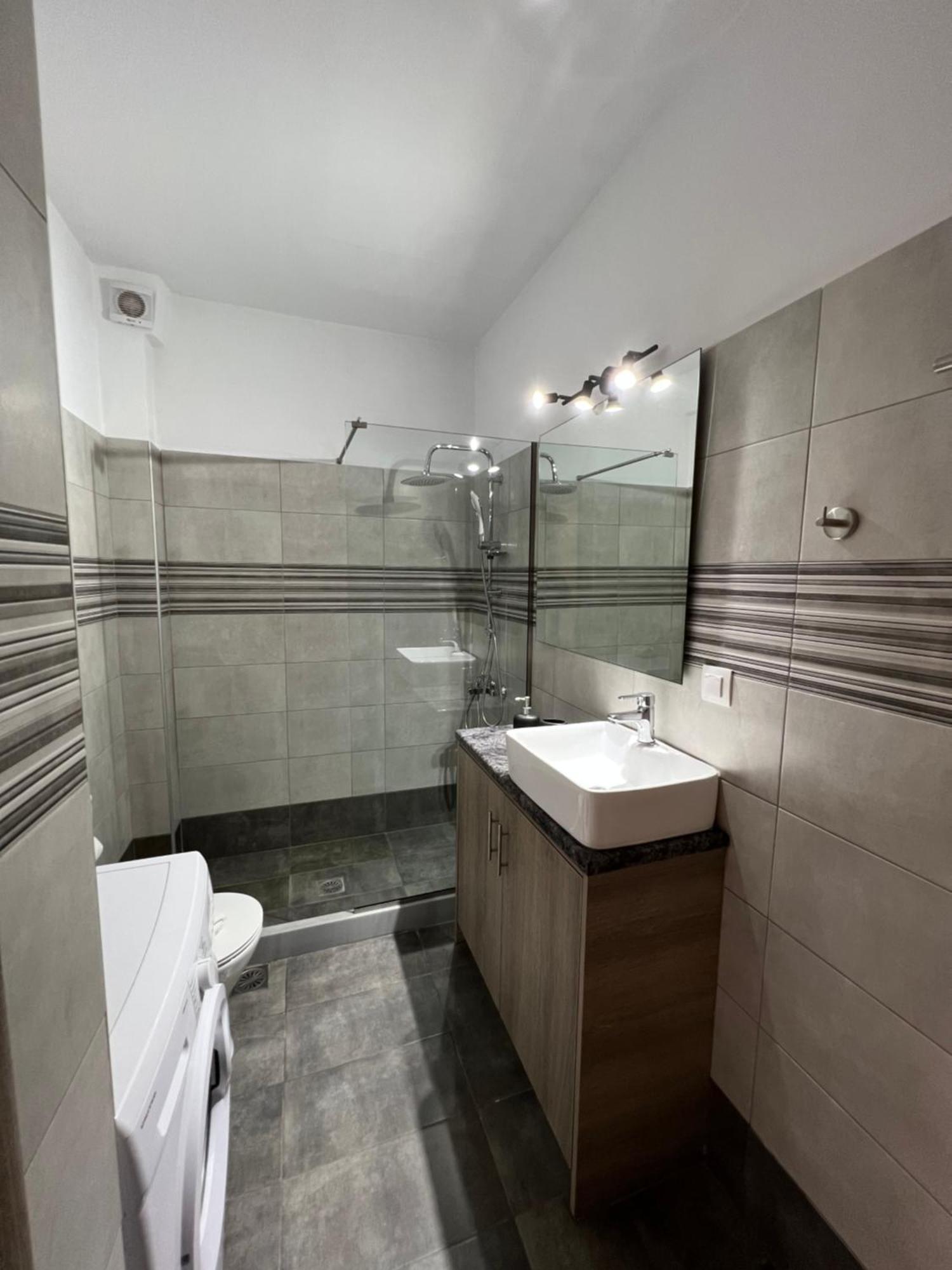 Phil'S Apartments Lefkada City Bagian luar foto