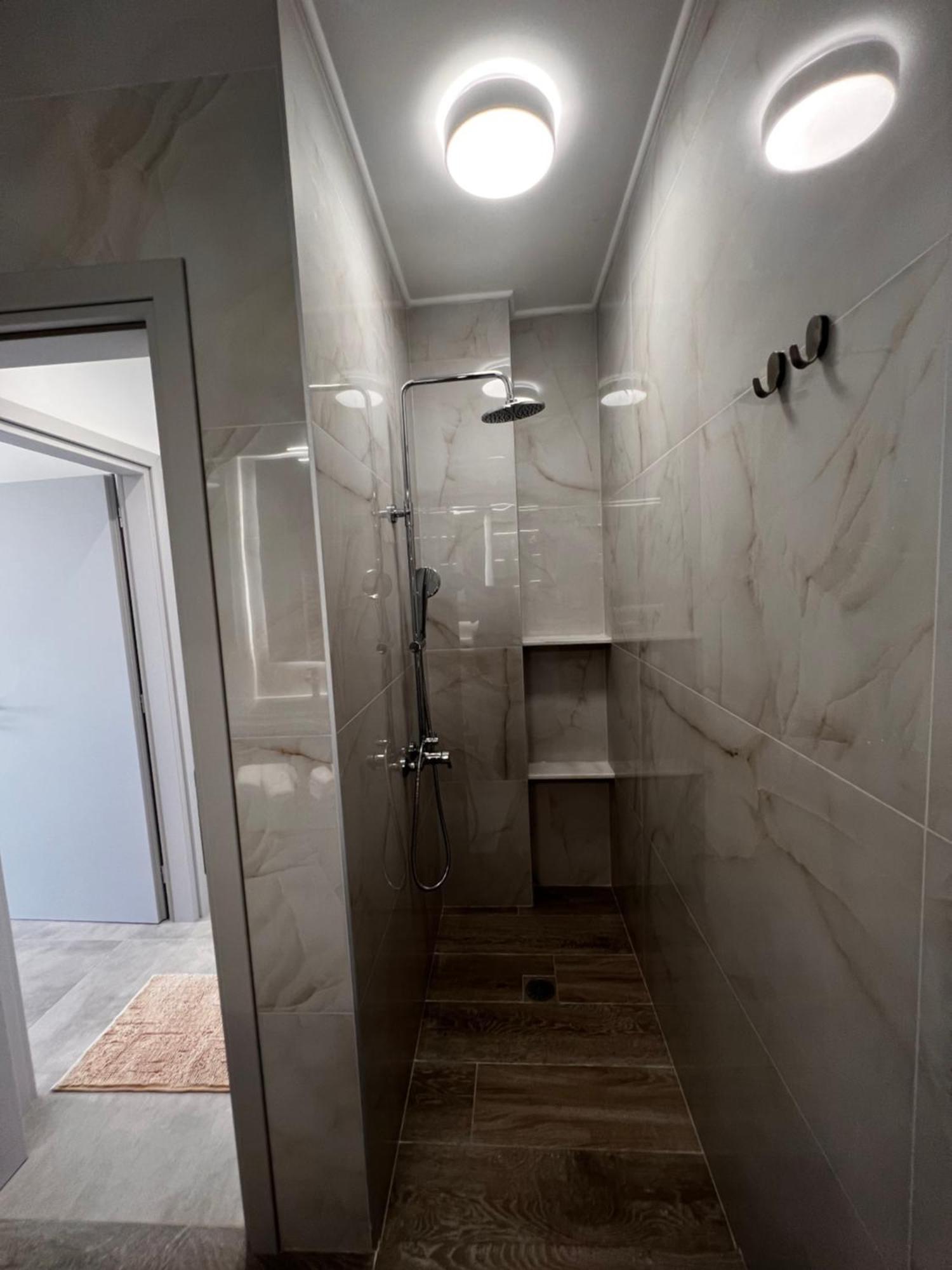 Phil'S Apartments Lefkada City Bagian luar foto