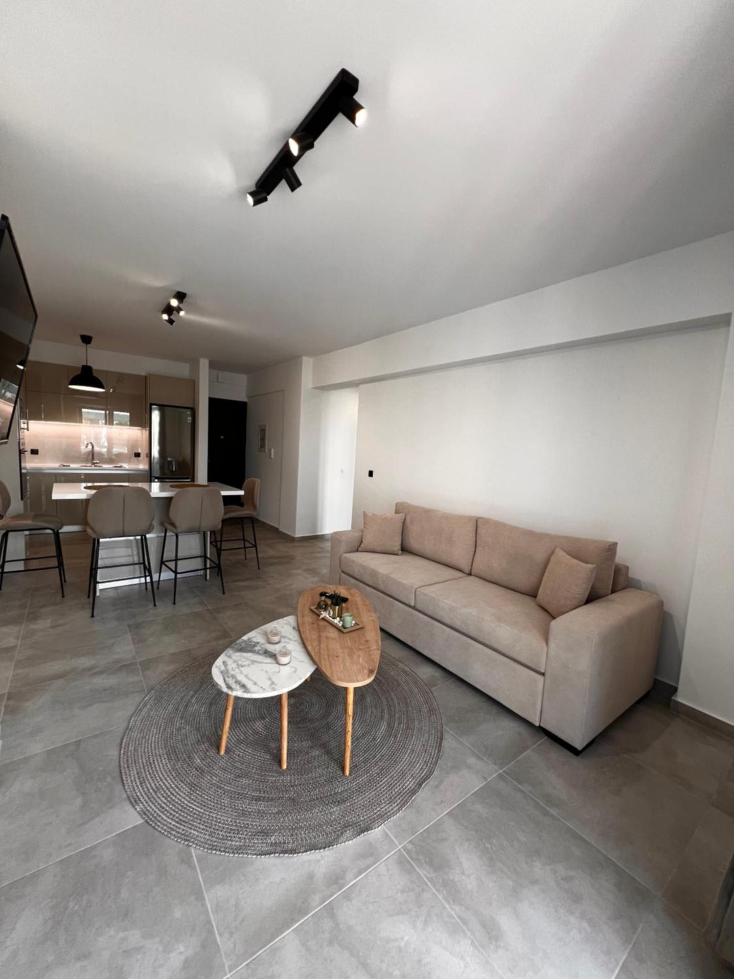 Phil'S Apartments Lefkada City Bagian luar foto